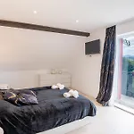 Cosy D&d Villa *